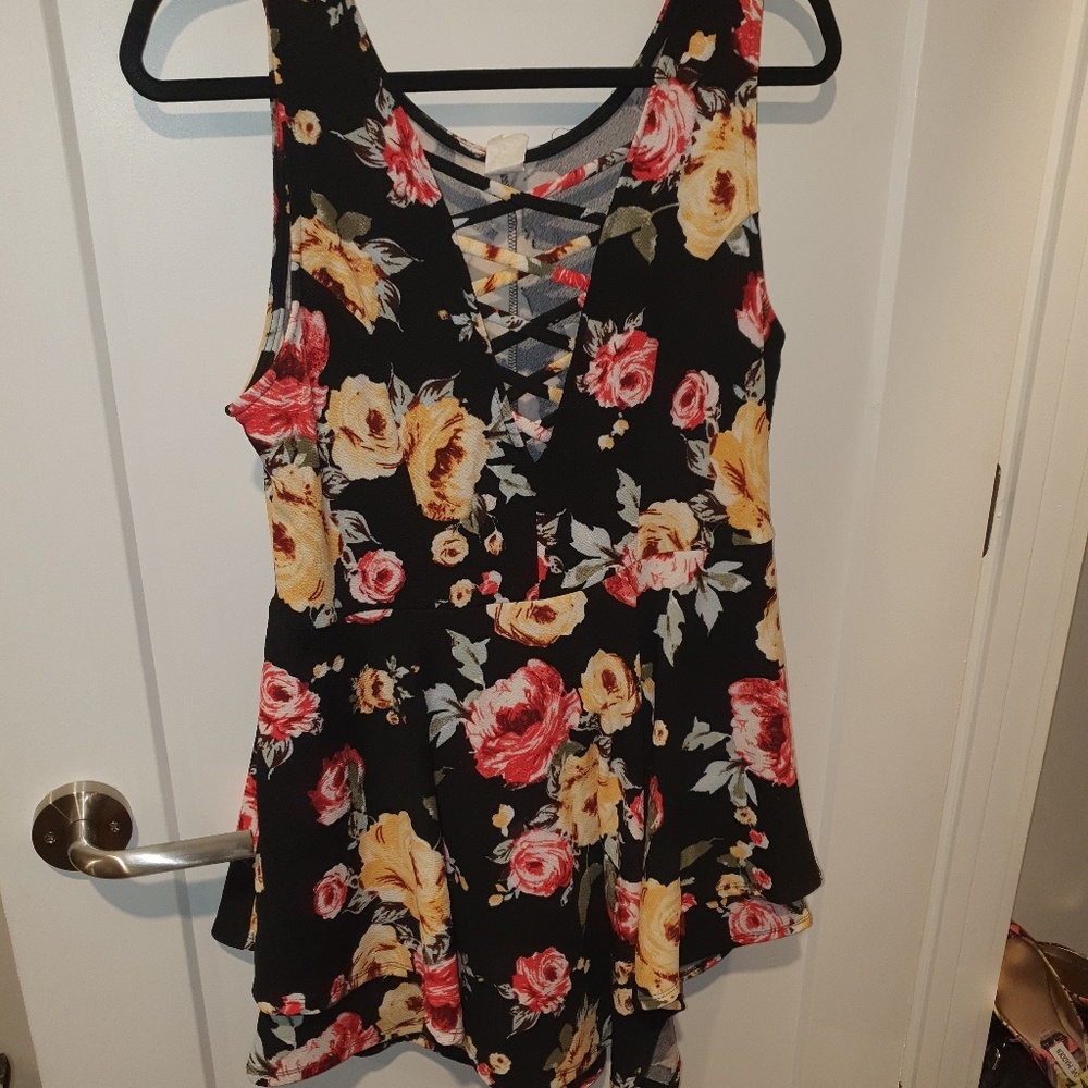 Romper - Picture 2 of 6